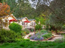 Auroa Park Cottages Calistoga